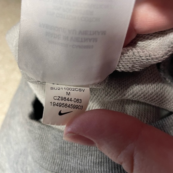 Nike Sweatsuit romper gray sleeveless shorts women’s size medium center swoosh - Picture 6 of 8